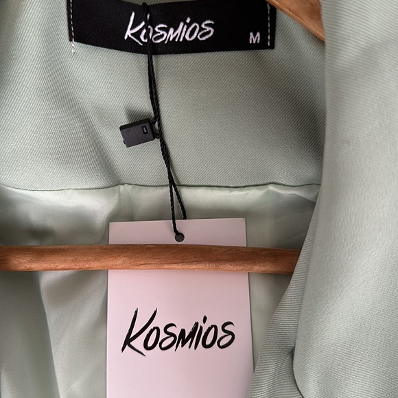 Can’t return because I waited too long to return. - Picture 3 of 4